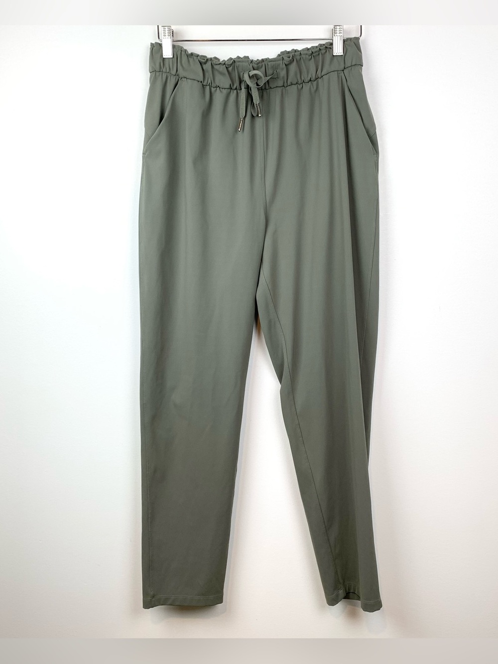 Lululemon Keep Moving Pants Womens Sz 8 Pockets Luxtreme Drawcord Grey Sage